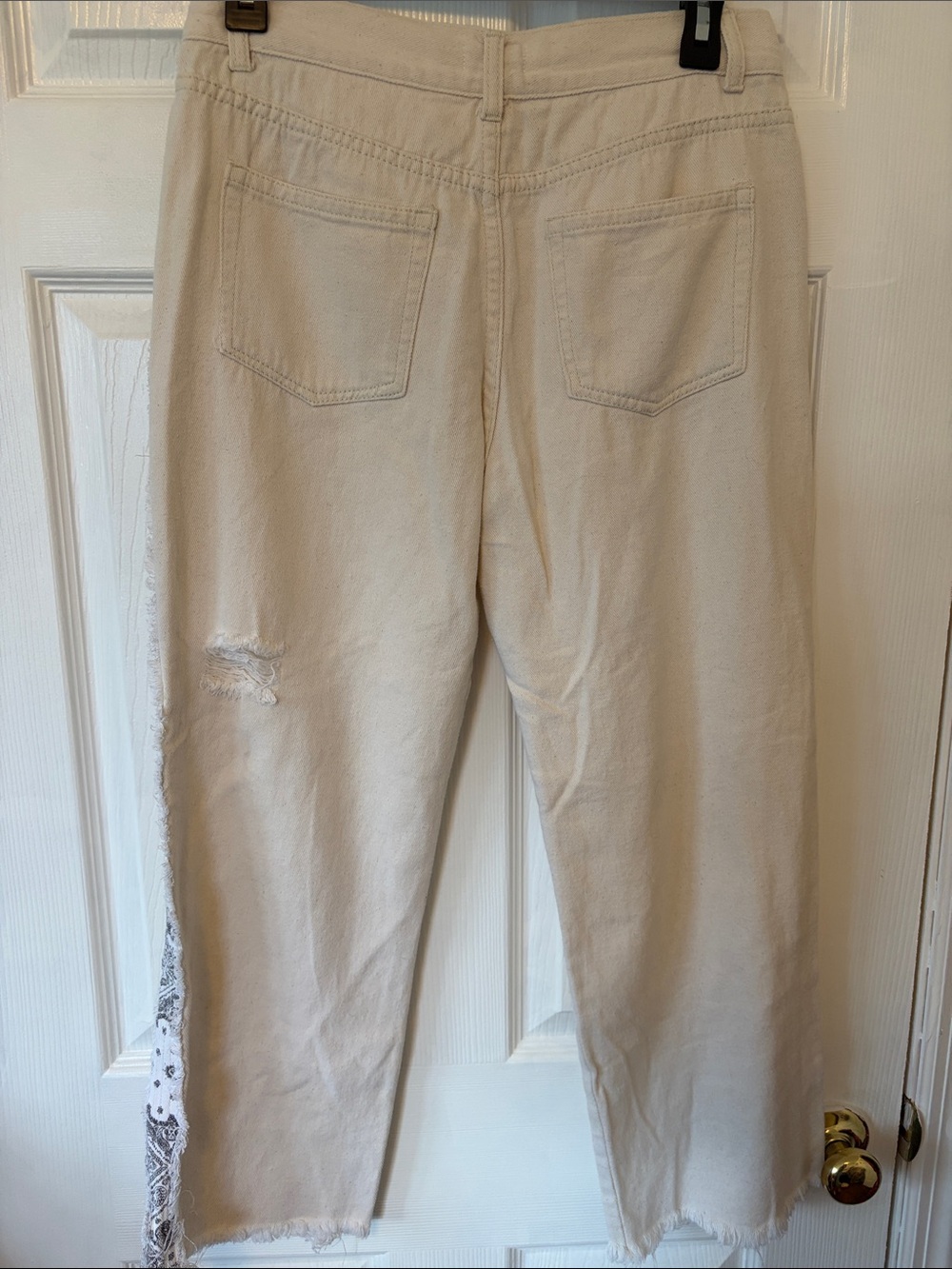 POL Beige Straight-Leg Jeans with Lace Side Panels - Picture 4 of 5